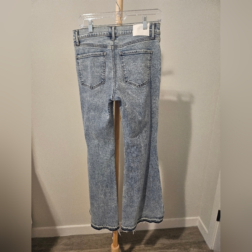 Express 70s Flare Mid Rise, Size 6R (NWOT; never worn) - Picture 4 of 4